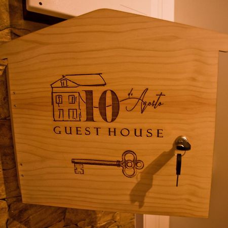 Guest House 10 De Agosto Фигейра-да-Фош Экстерьер фото