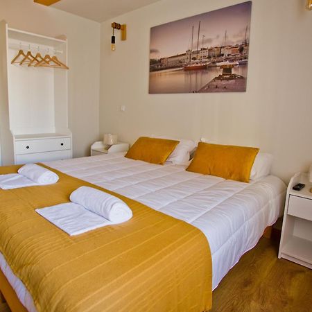 Guest House 10 De Agosto Фигейра-да-Фош Экстерьер фото