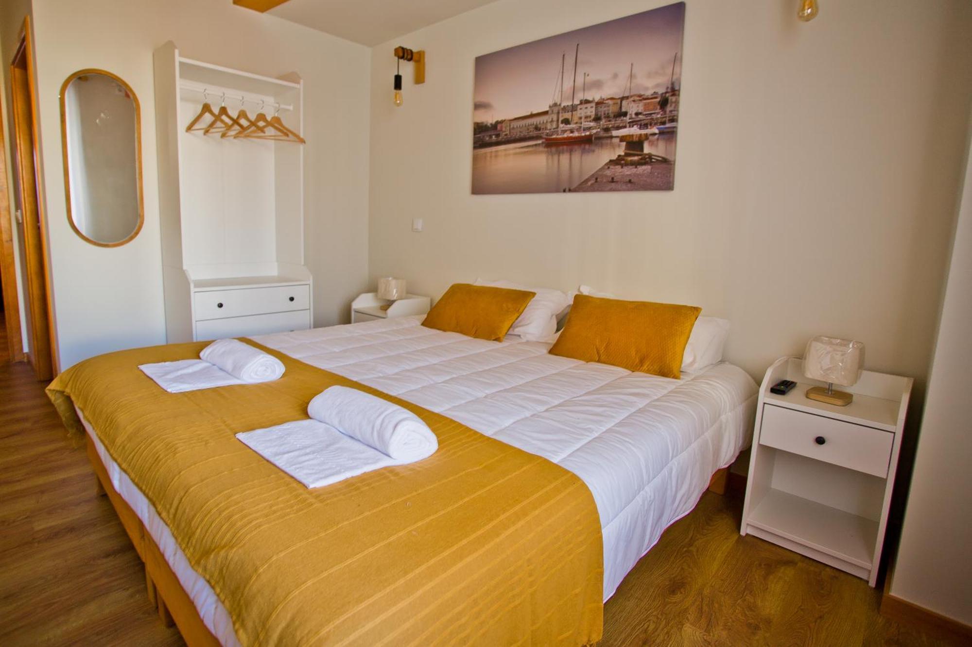 Guest House 10 De Agosto Фигейра-да-Фош Экстерьер фото